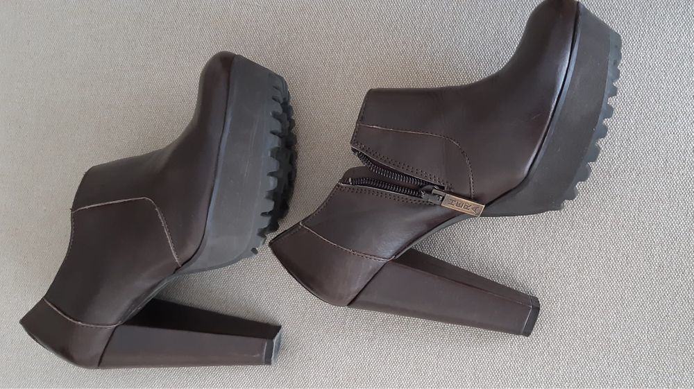 Botins senhora 36