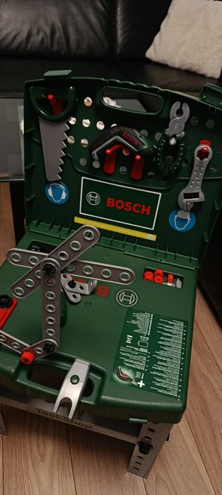 Stolik majsterkowicza BOSCH  Warsztat Bosch walizkowy z wkrętarką