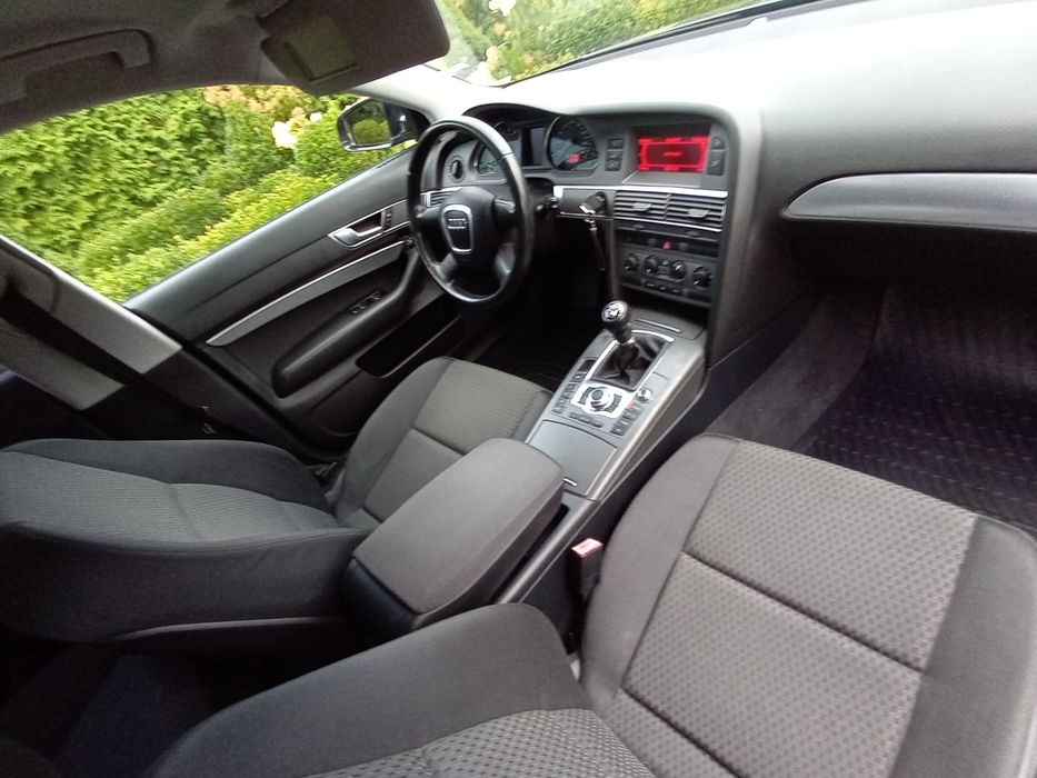 Audi A6 2.4 sedan