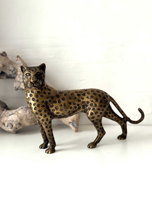 Duża figurka geparda. Figura. Rzeźba. Statuetka. Gepard. Mosiądź.1870g