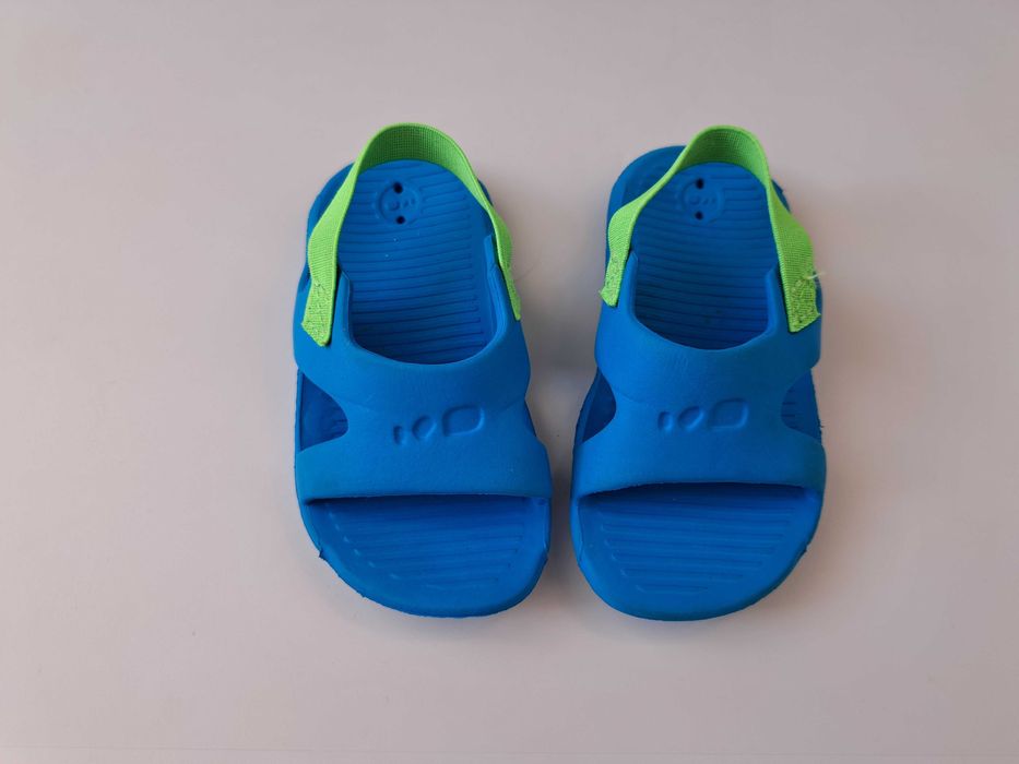Sandałki na basen rozmiar 19/20