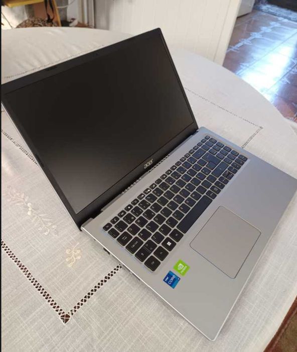 Acer Aspire 3 | 15.6" Full HD | Intel i7 11ª Gen |  NVIDIA GeForce MX350 | 12GB RAM | SSD 256GB