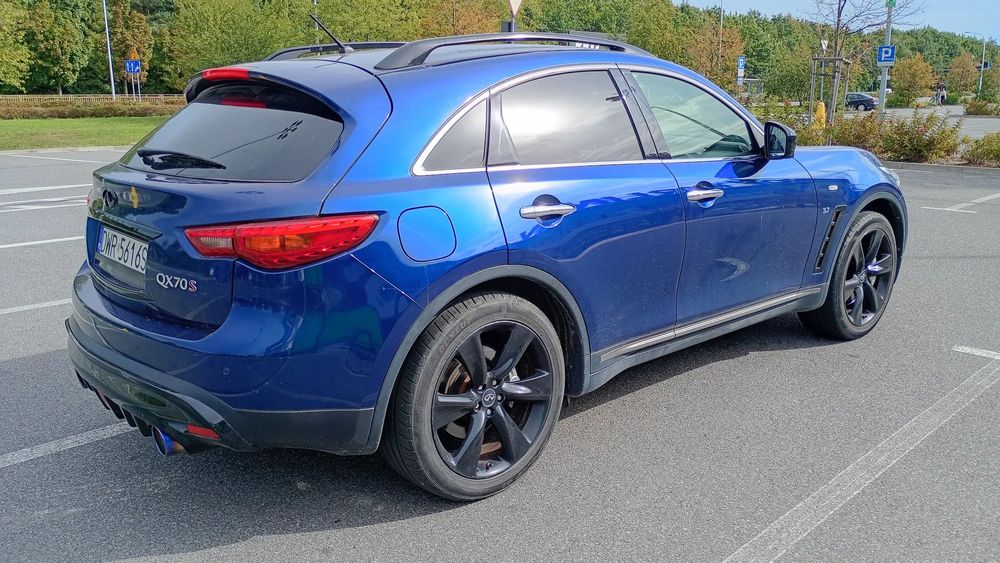 Infiniti QX70