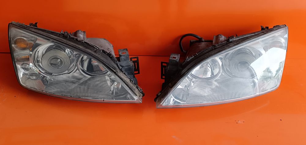 Reflektor lampa mondeo MK3 xenon