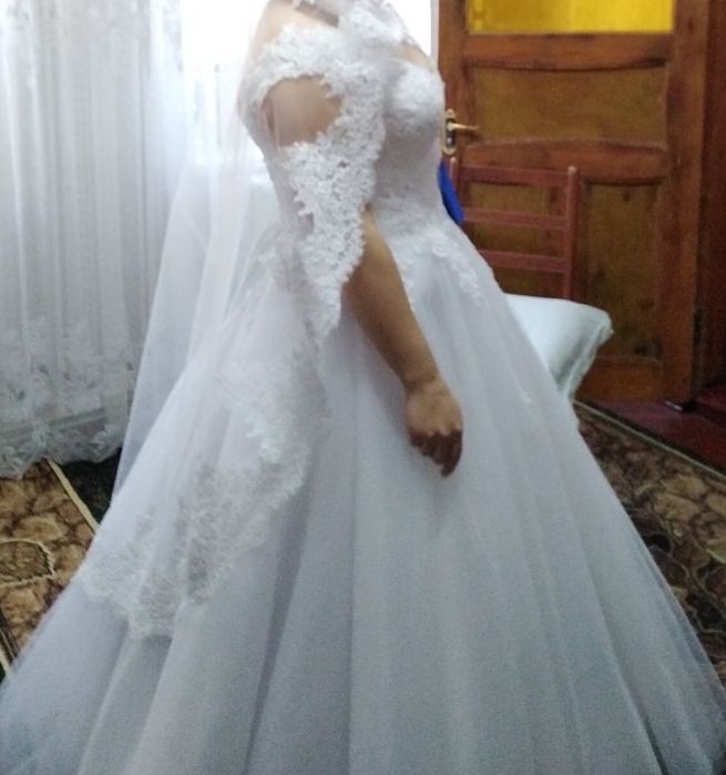 Весільна сукня 50 розмір