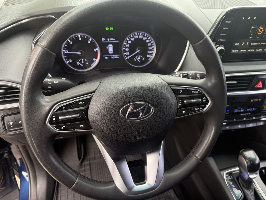 Продам шикарный SantaFe сама, полная комплектация , дизель 2.0