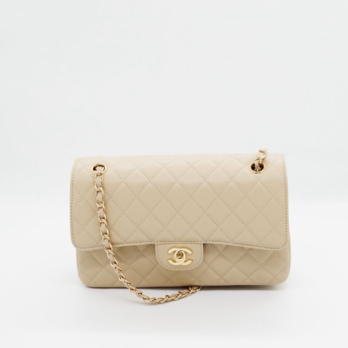 Сумка Chanel Classic Flap 25 Beige Caviar Gold Hardware бежева