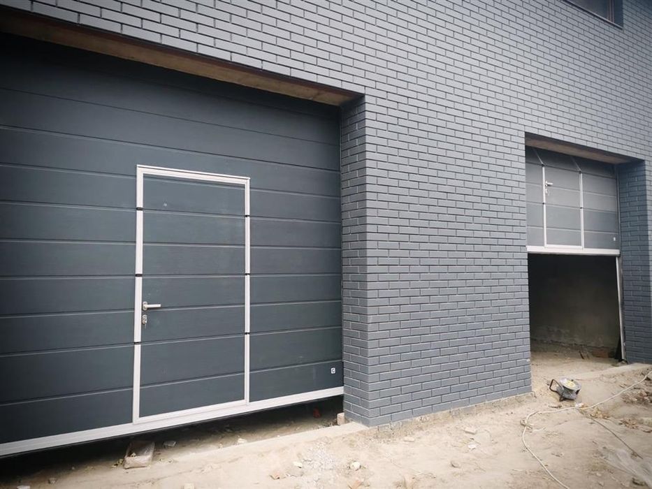 Гаражні ворота секційні