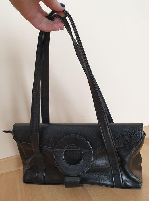 Niezniszczona czarna torebka