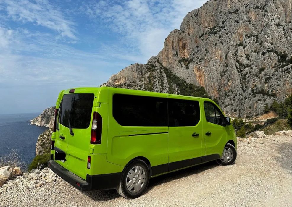 Wynajem samochodów 9 osobowych bus+OPEL VIVARO/RENAULT TRAFIC, passat