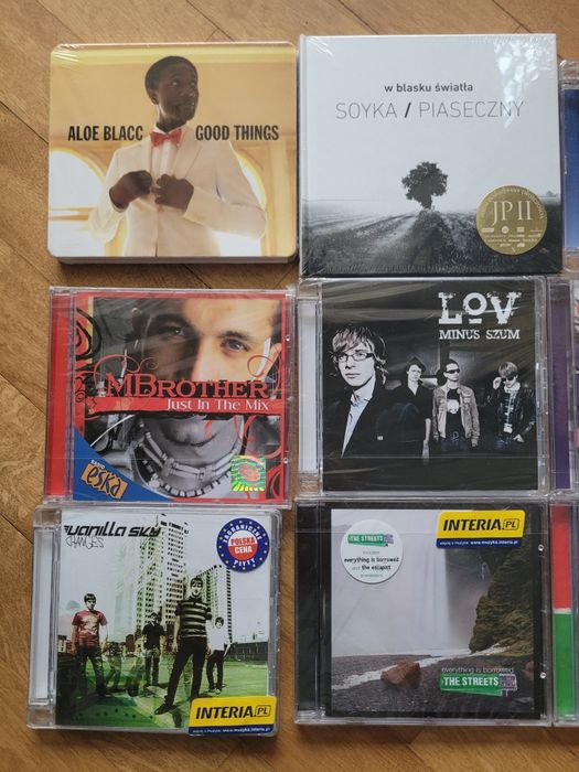 Płyty CD zafoliowane nieużywane