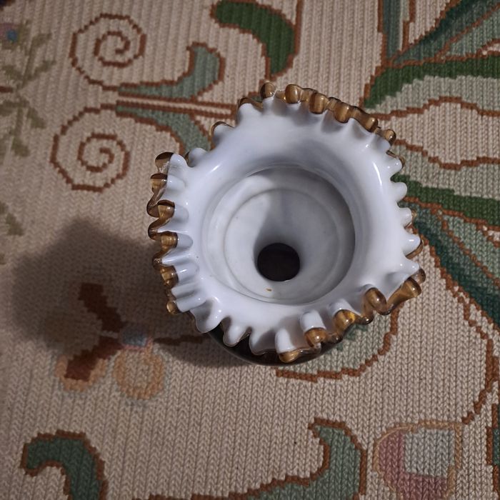 Jarra em vidro coalhado, muito antiga