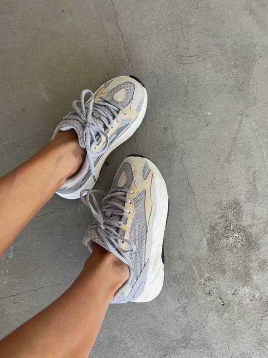 Yeezy 700 V2 Cream damskie buty szare trampki
