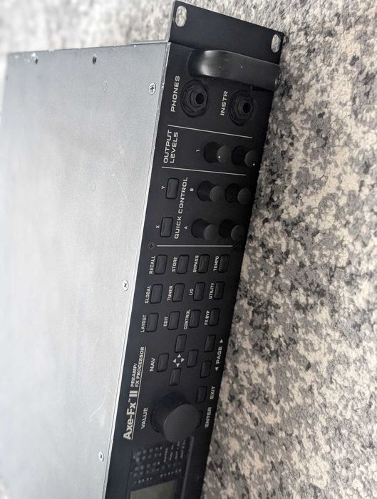Процессор эффектов Fractal Audio Axe-FX II Mark II