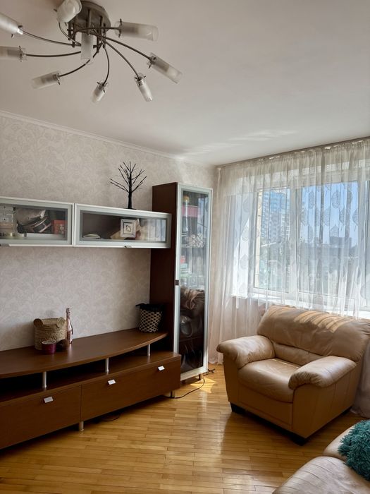 Продаж трьохкімнатної квартири в центрі Києва/вул. Іллєнка 63