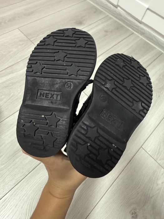 Чобітки ботінки next на дівчинку 22 р лакові