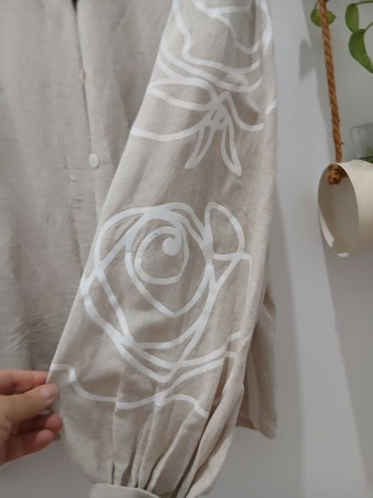 Calças e camisa/casaco beje em linho
