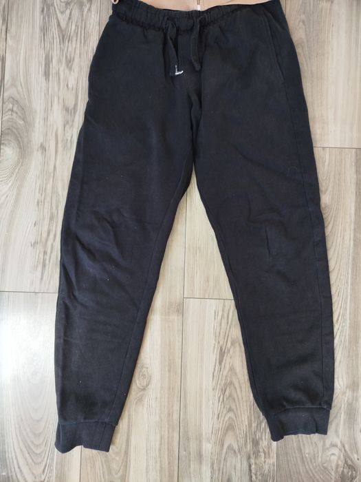 Bluza 146-152 oraz spodnie dresowe
