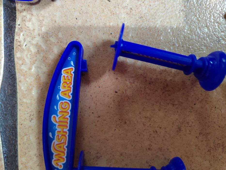 Garaż zjeżdżalnia posterunek policji