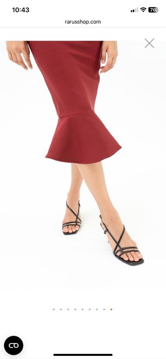 Vestido vermelho com pérolas