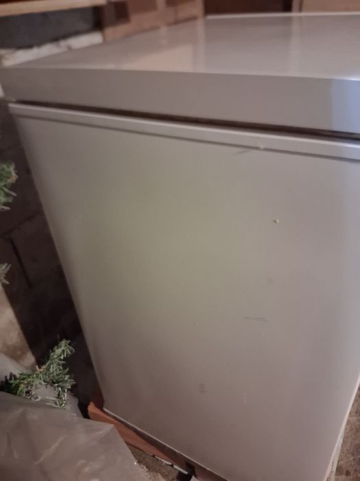 Pertndo vender arca figurifica com 86 cm de altura e 66 cm de largura. Preco 100 euros