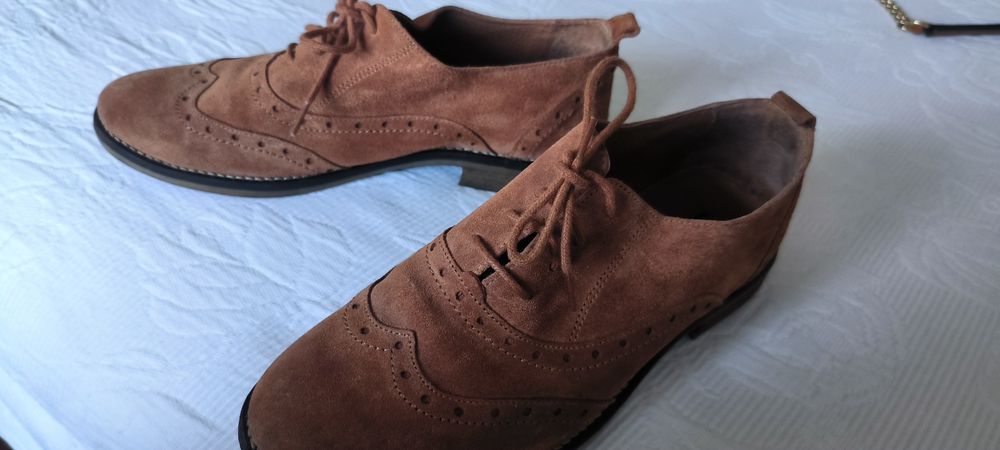 Sapatos de camurça