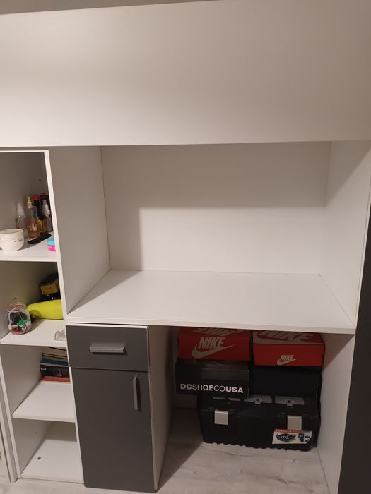 Sprzedam łóżka  z biurkiem