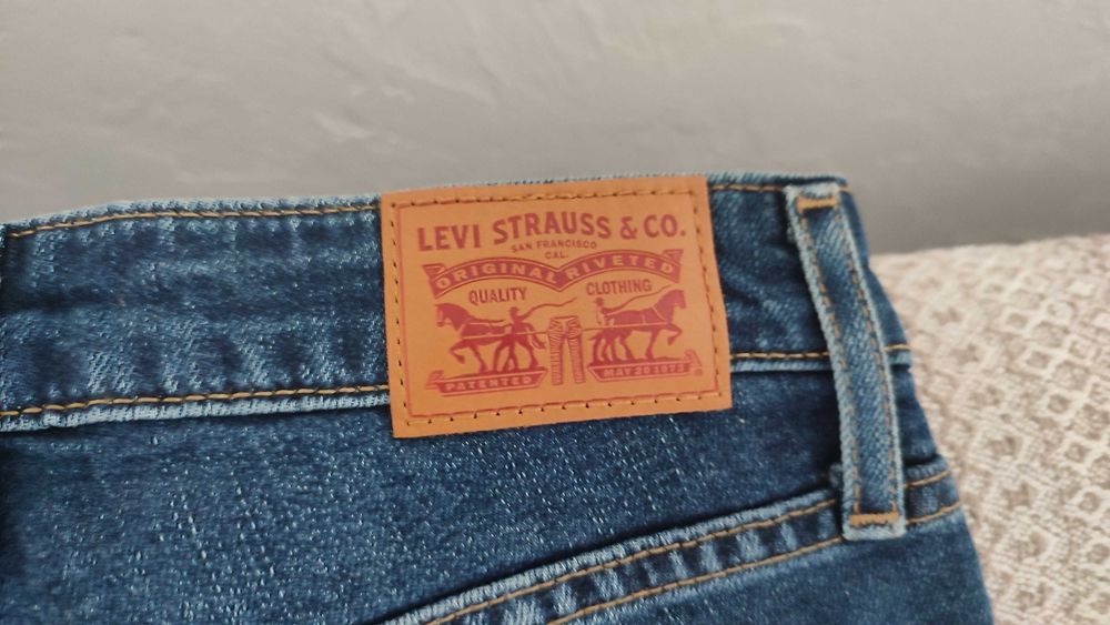 Джинсы новые женские LEVIS STRAUSS оригинал