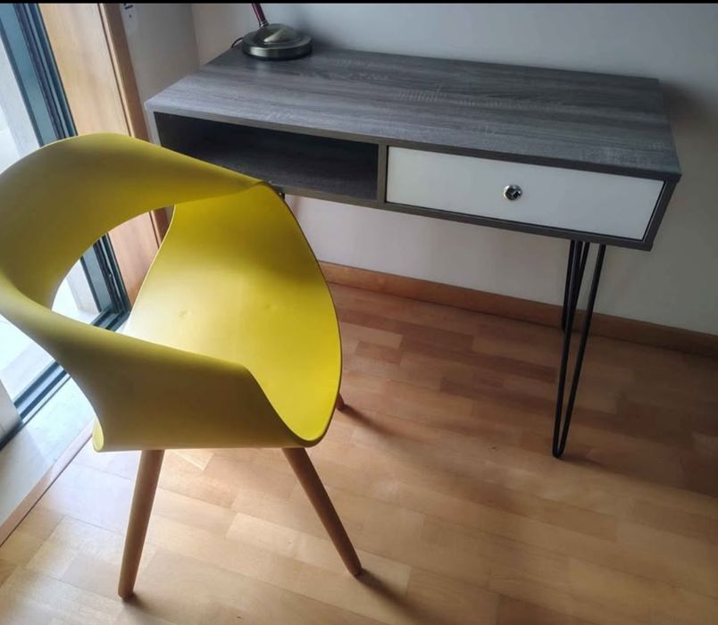 Secretária/ toucador/ consola/ mesa de apoio