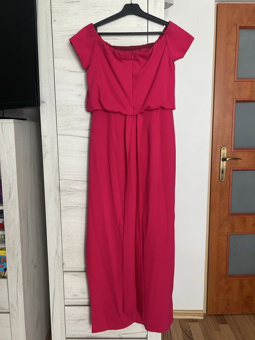 Piękna fuksjowa sukienka