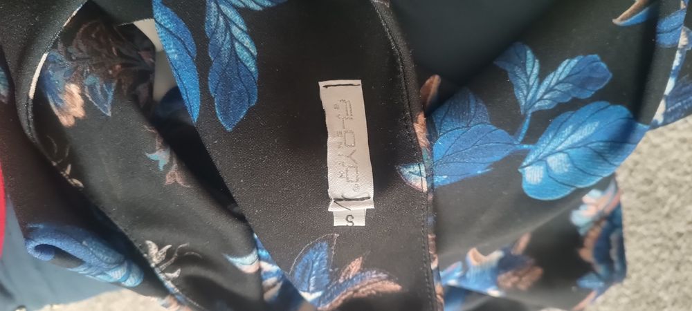Sukienka w kwiaty