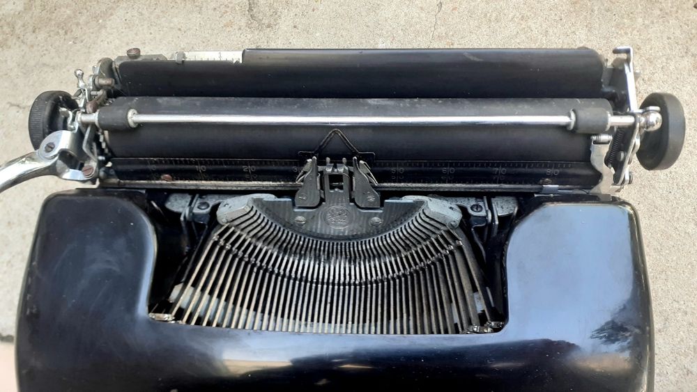 Máquina de escrever antiga para colecionadores