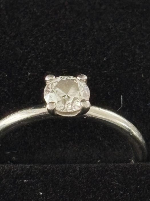 Platynowy pierścionek z diamentem 0.5 karata