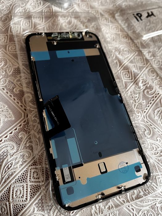 Wyswietlacz iphone 11.     A03