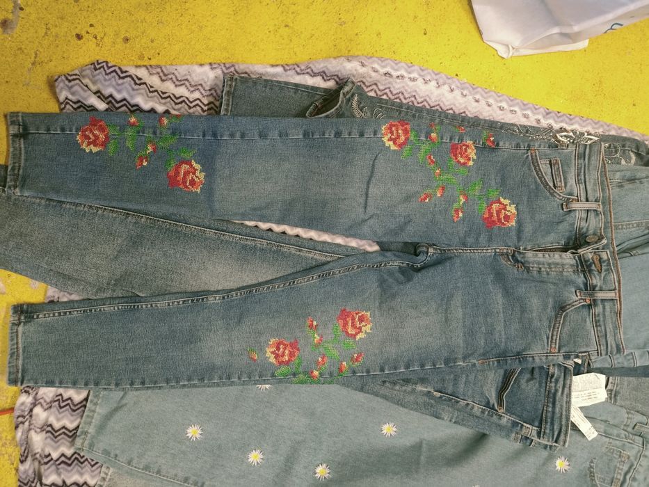 Jeansy damskie zadbane