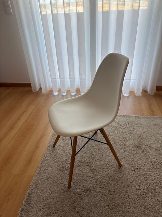 Cadeira Branca versátil