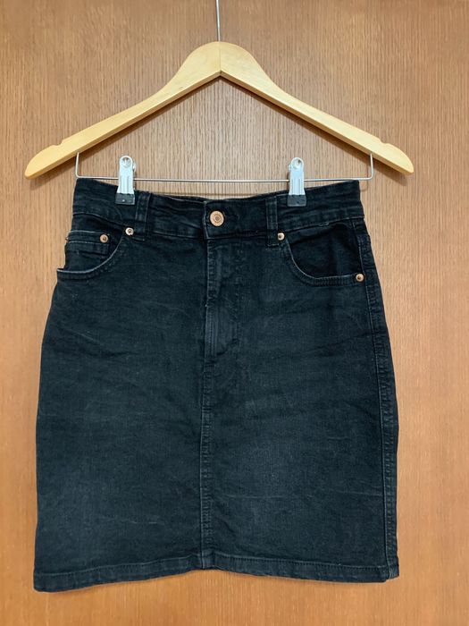 Czarna dżinsowa spódnica STRADIVARIUS, rozmiar S