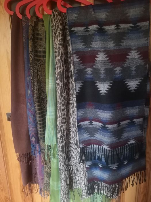 6 długich, dwustronnych szali