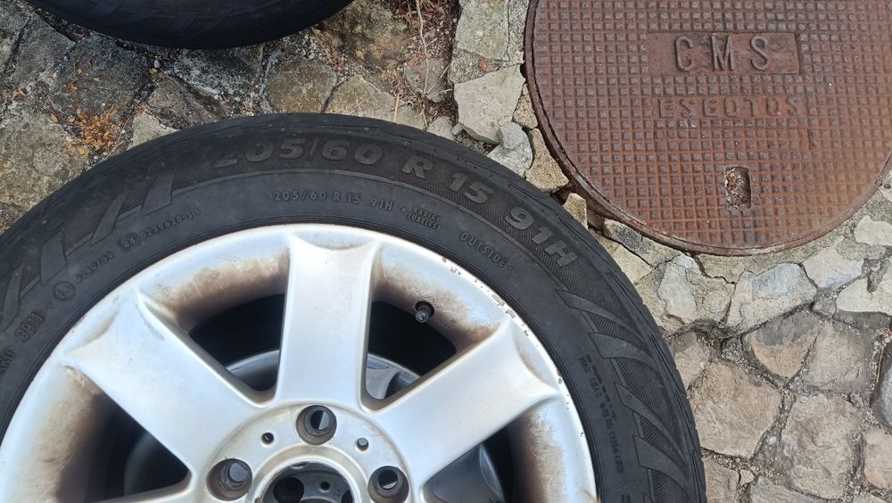 4 pneus+ jantes 205/60 r15