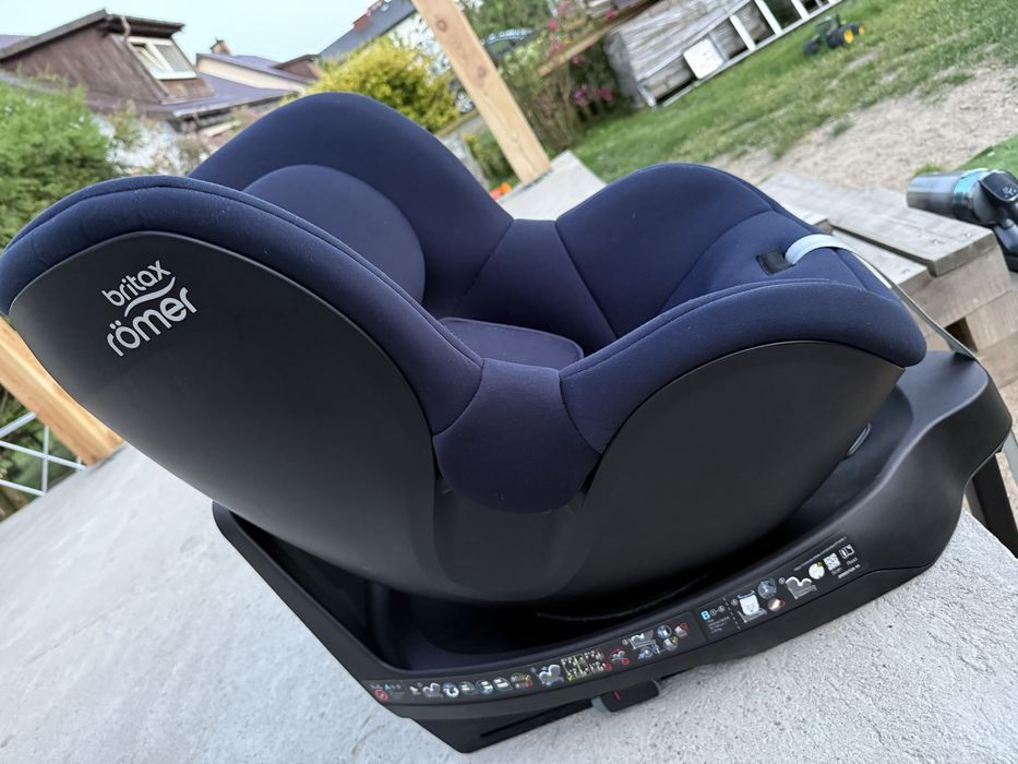 Fotelik Britax Römer Dualfix M Plus 360’