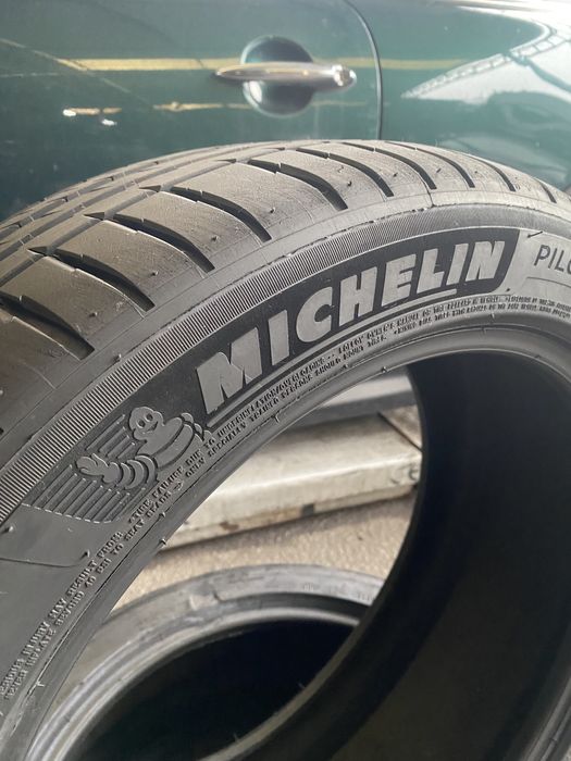 Pneus Semi-Novos 235/45/18 Michelin Pilot Sport 4