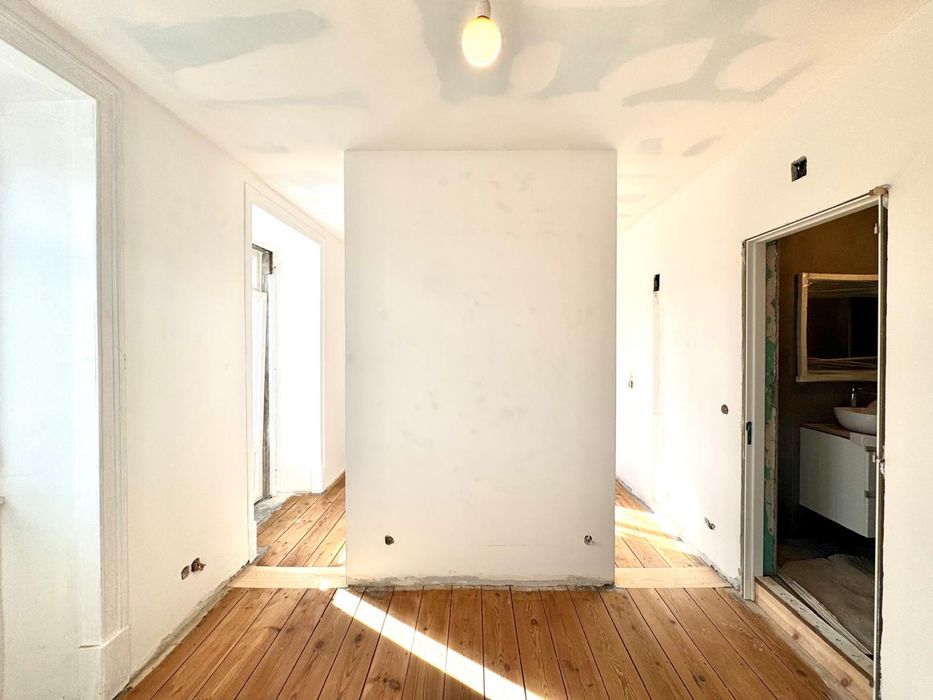 Apartamento T0+/T1 Avenidas Novas