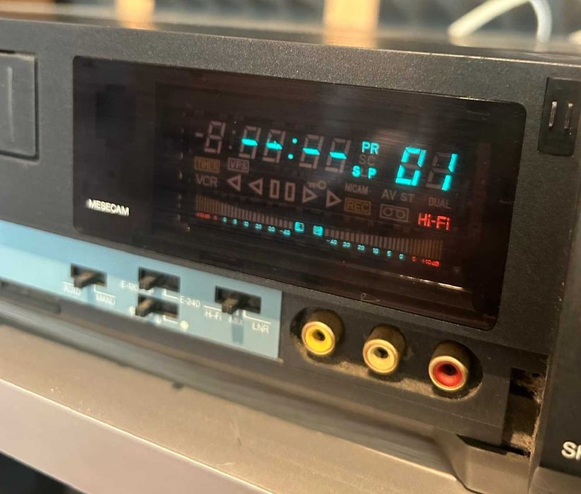 видеомагнитофон panasonic nv-hd625am и universum