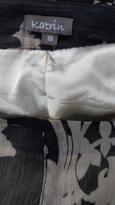 spódnica damska asymetryczna rozmiar L firma KATRIN