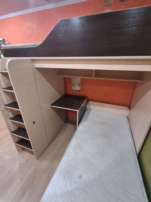 Продам двоярусне ліжко