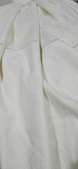 2 cortinados em linho já franzidos em excelente estado 2.10×1.15 cm