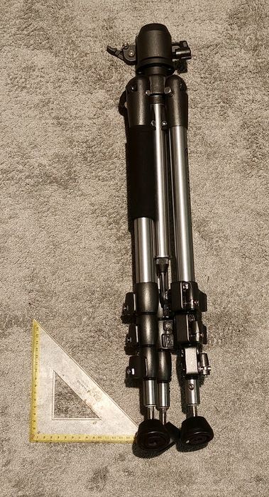 Statyw metalowy fotograficzny – mocny, stabilny, wysokość 130 cm