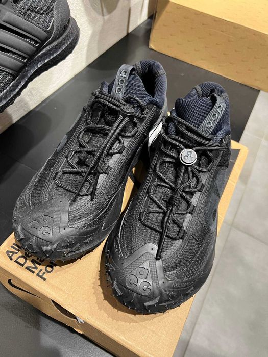 Кросівки Nike ACG Mountain Fly 2 Low "Triple Black" — EUR 41 (26 см), Нові