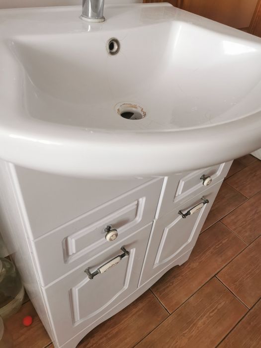 Умывальник, тумба, Смеситель в ванную