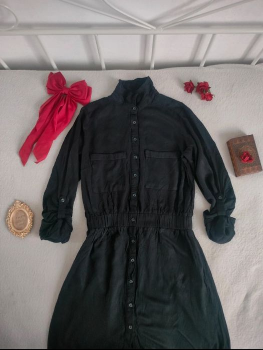 Czarna sukienka szmijzerka